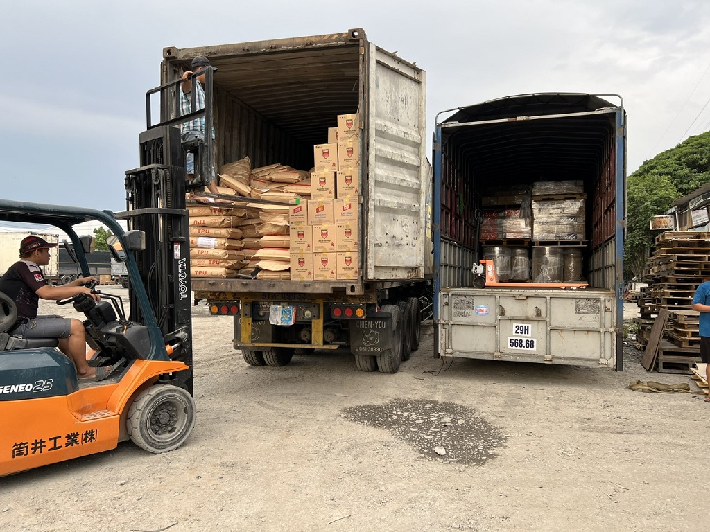 Xe Nhật Giang ký gởi hàng hoá